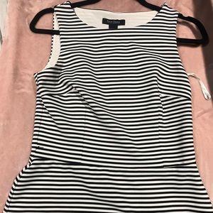 Brand: White House|Black Market
Price: $10